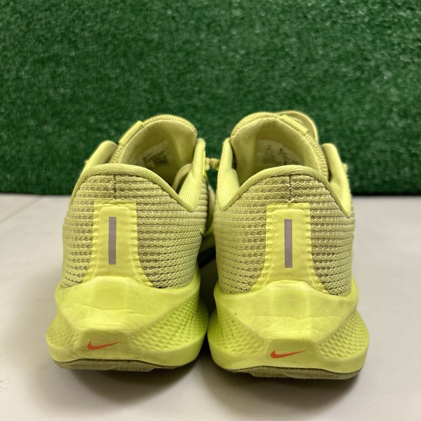 Nike Air Zoom Pegasus 40 Womens 8 Neon Volt Shoes Sneaker Athletic Running