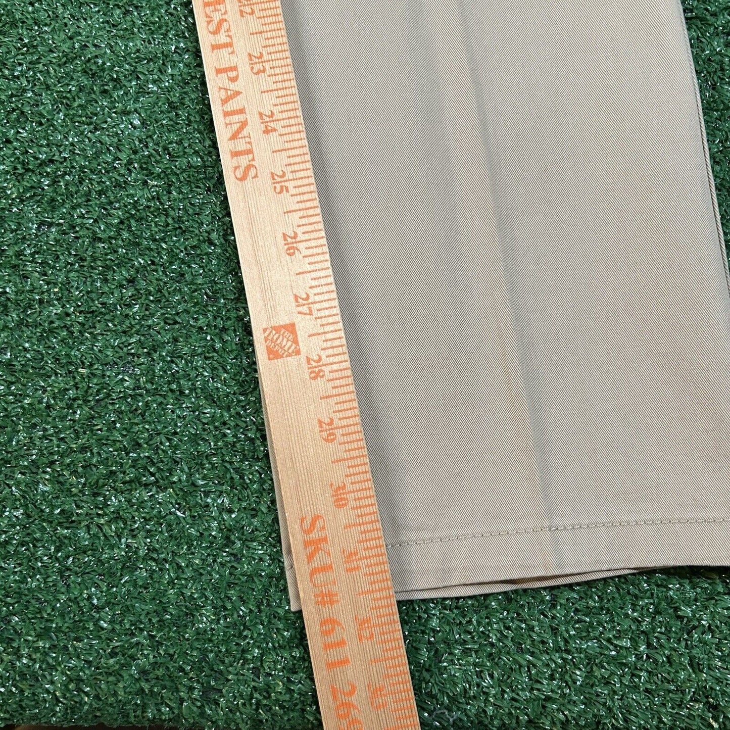 Izod Saltwater Chino Pants Men 30x32" Beige Stretch Pleated Straight Stretch NEW