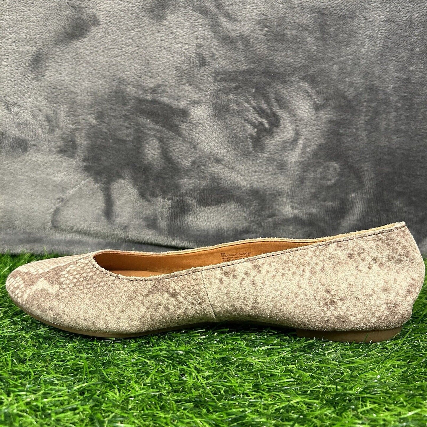 Born Adour Flats Womens 7 M Gray Beige Snakeskin Leather Shoes Slip On Casual