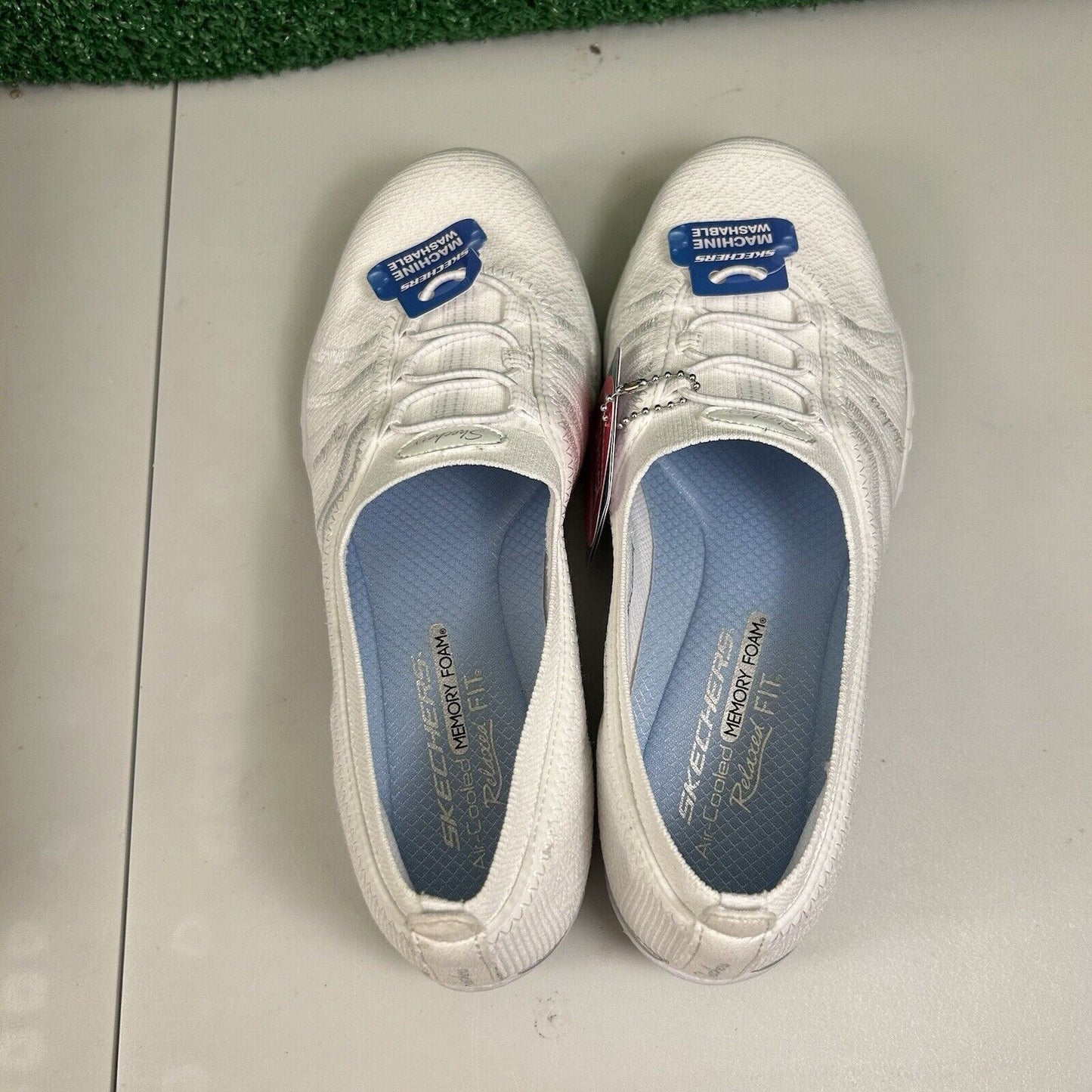 Skechers Breathe Easy Loafers Womens 7 M White Shoes Slip On Comfort Walking NEW