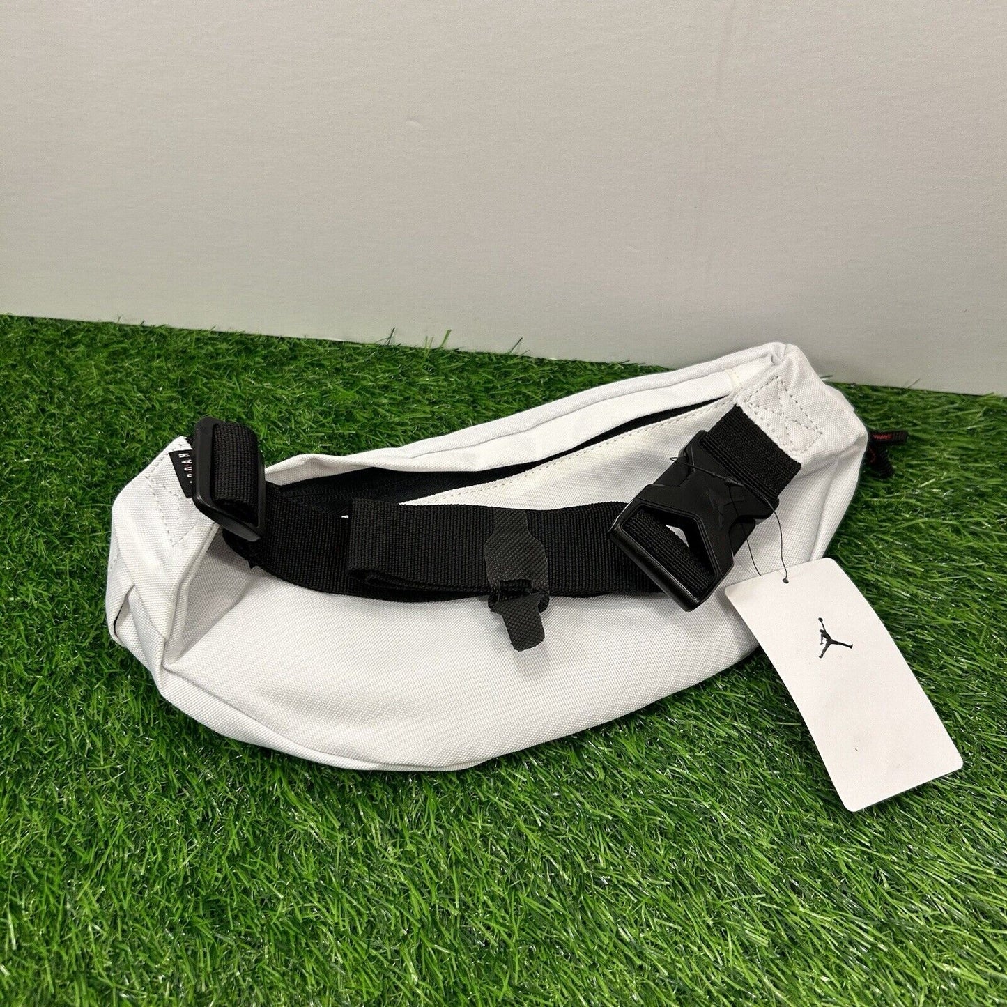 Nike Air Jordan Crossbody Bag White Jumpman Fanny Pack Hip Waist Belt 9B0533 NEW