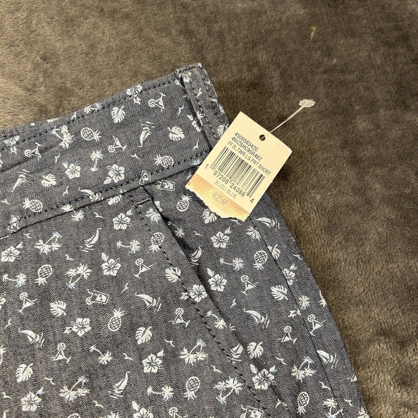 Izod Saltwater Shorts Men 42" Blue Dockside Classic Fit Pineapples Palm Tree NEW