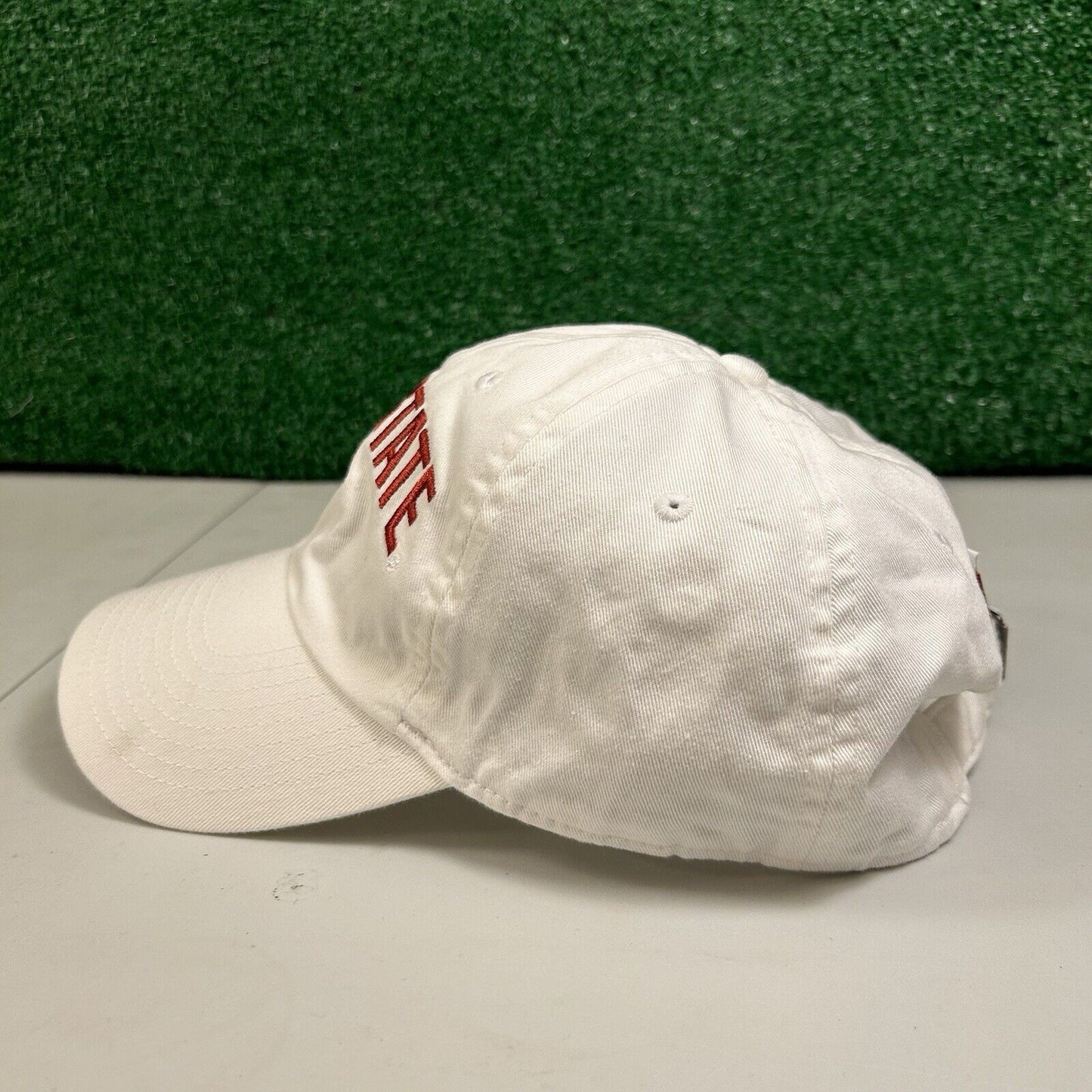 Nike Iowa State Cyclones Baseball Hat Cap Mens Strapback White Heritage86 Drifit