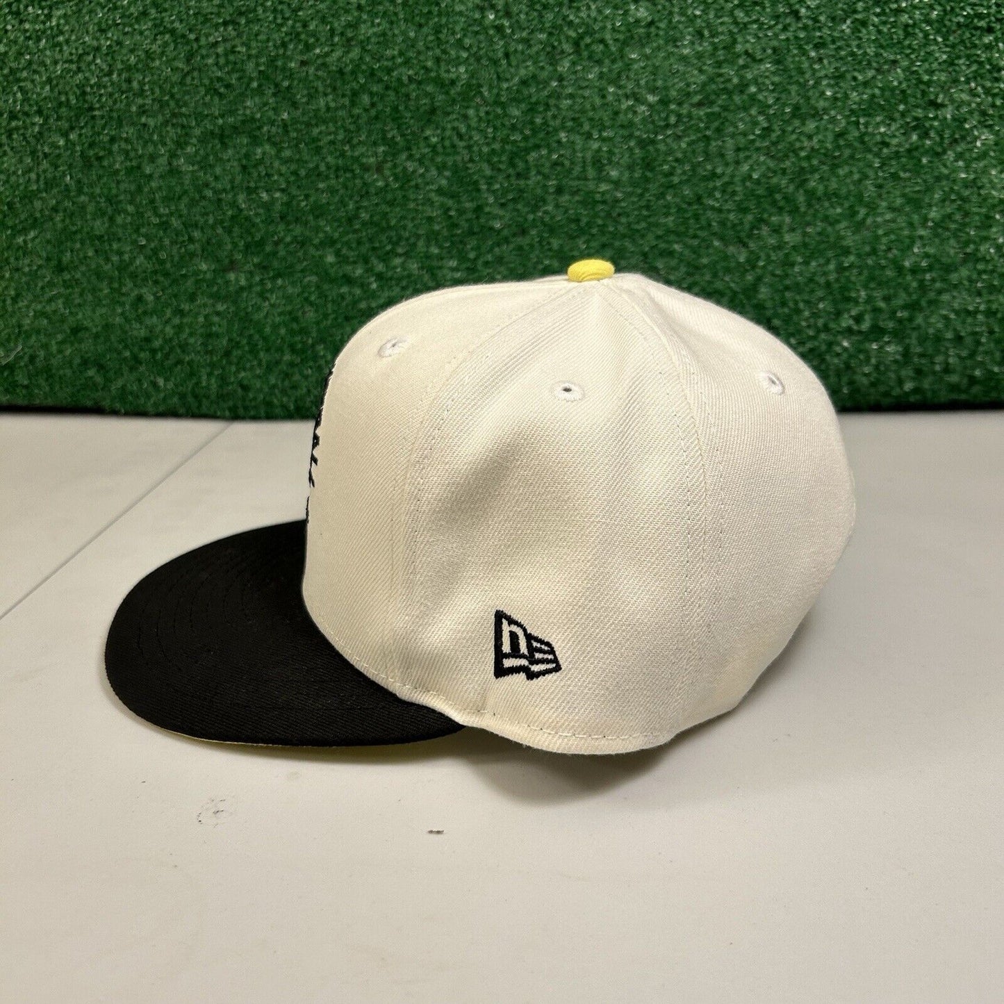 Utah Jazz Throwback Hat Cap Mens Snapback Off White Black NBA Basketball New Era