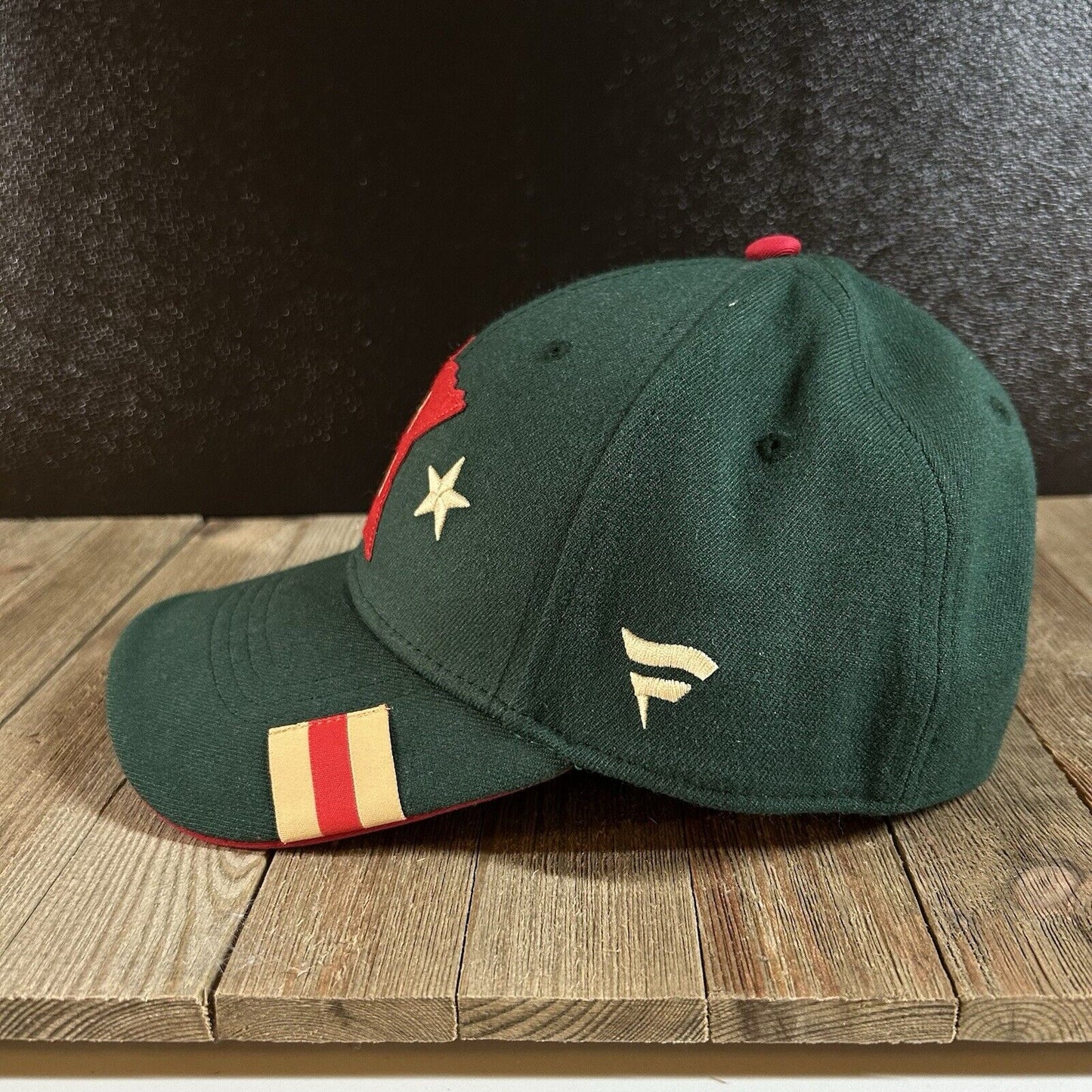 Minnesota Wild Hat Cap Men Small / Medium Green Red Stretch NHL Hockey Fanatics