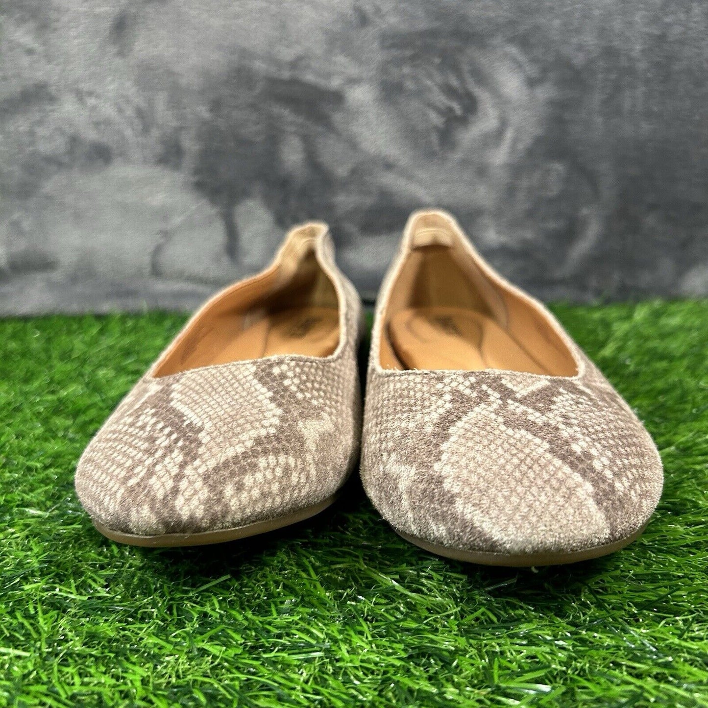 Born Adour Flats Womens 7 M Gray Beige Snakeskin Leather Shoes Slip On Casual
