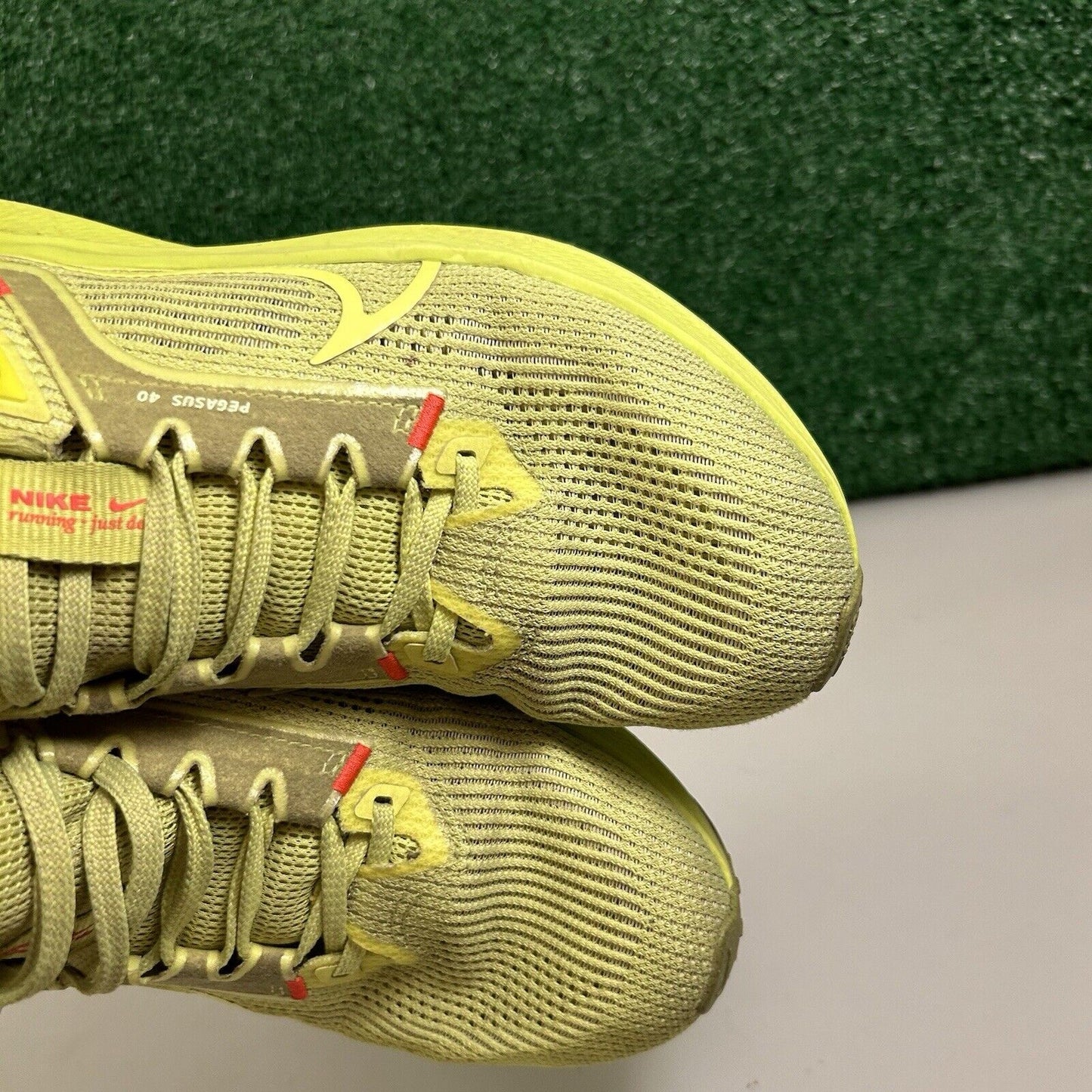 Nike Air Zoom Pegasus 40 Womens 8 Neon Volt Shoes Sneaker Athletic Running