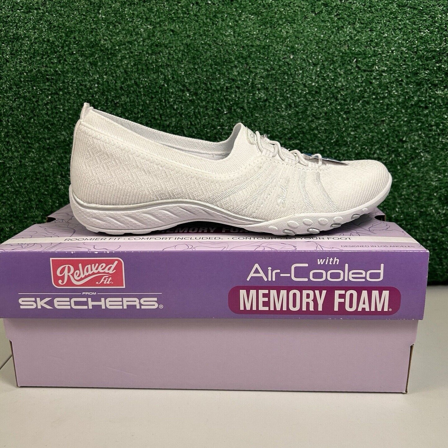 Skechers Breathe Easy Loafers Womens 7 M White Shoes Slip On Comfort Walking NEW