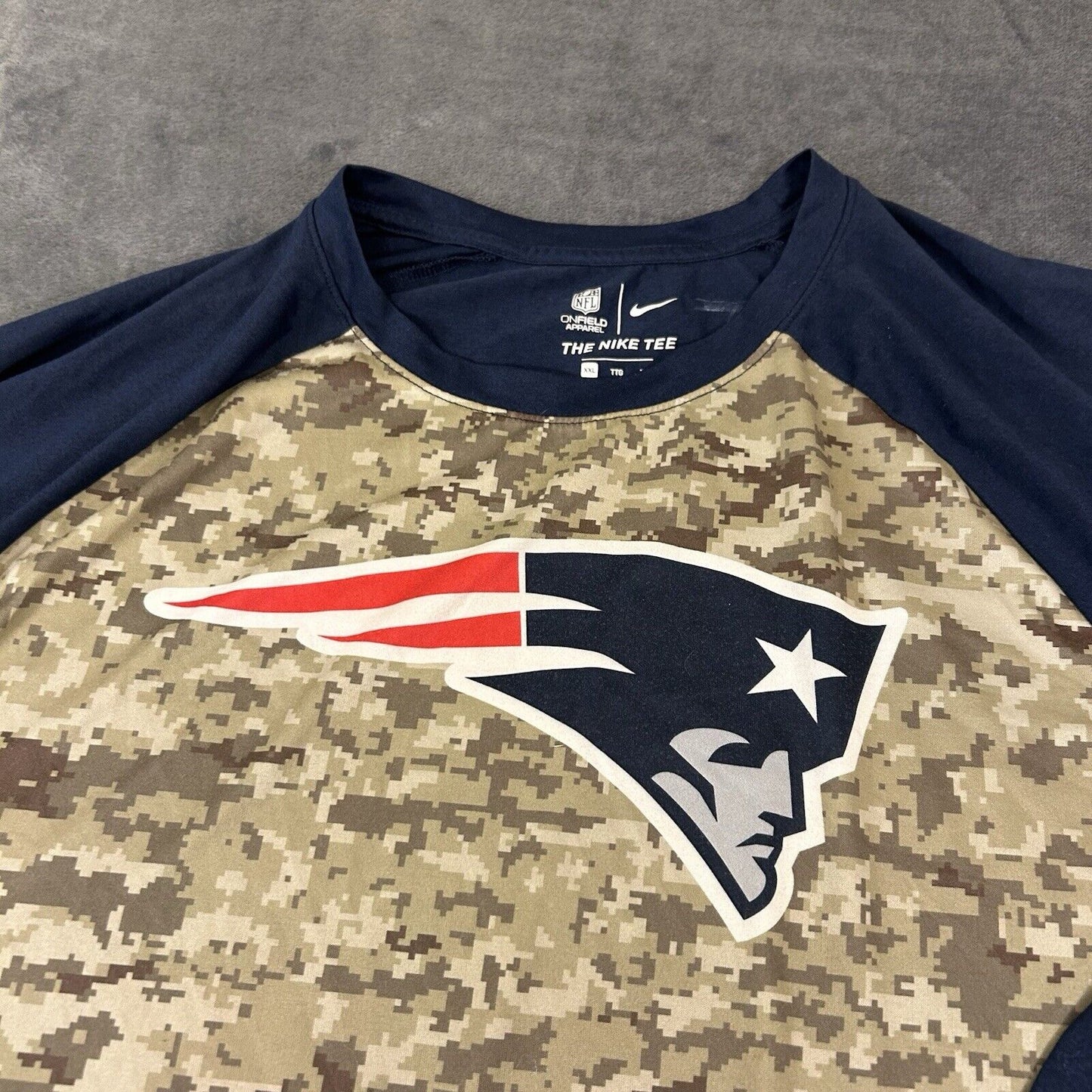 Nike On Field New England Patriots Shirt Mens XXL 2XL Green Blue Camo 3/4 Sleeve