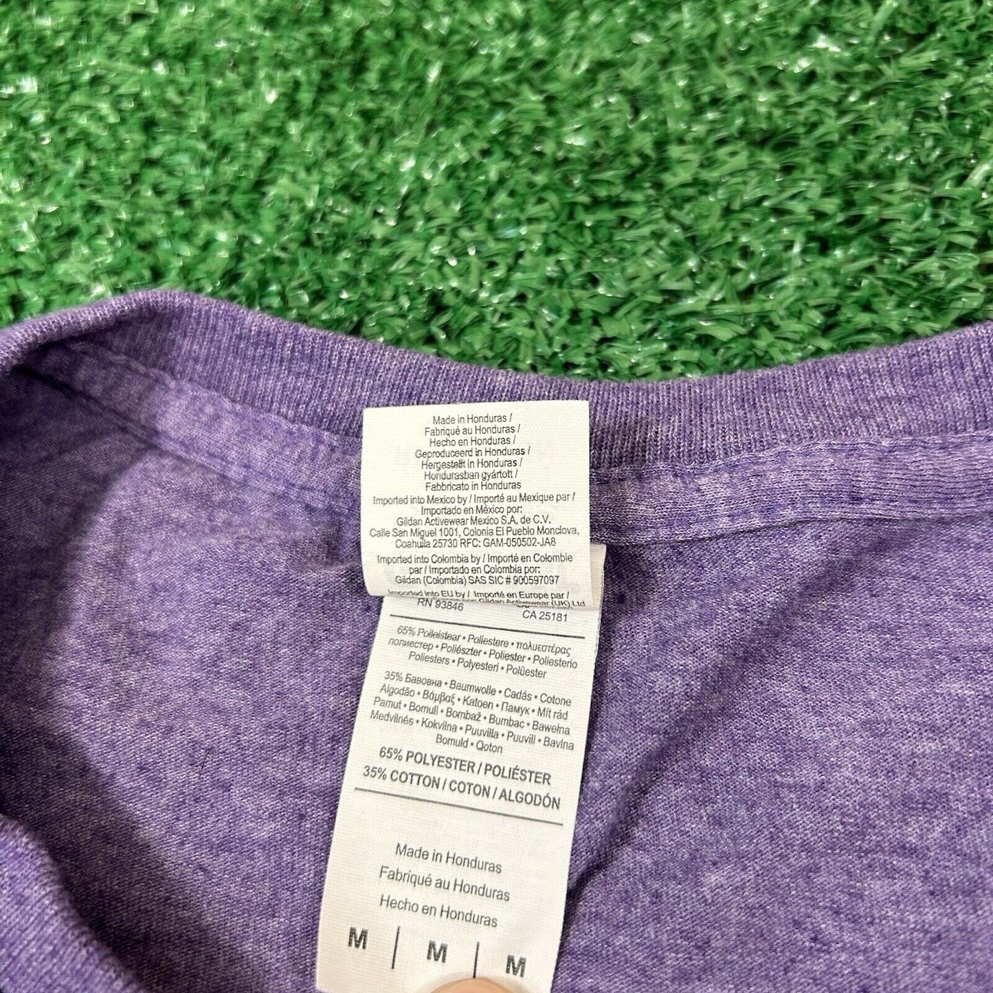 Gildan Softstlye Shirt Mens Medium Purple Short Sleeve V-neck Casual Ring Spun