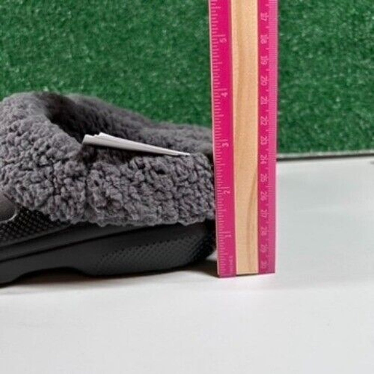 Crocs Classic Blitzen IV Lined Clog Fuzzy Fur Slip On Comfort Black Womens 7 New