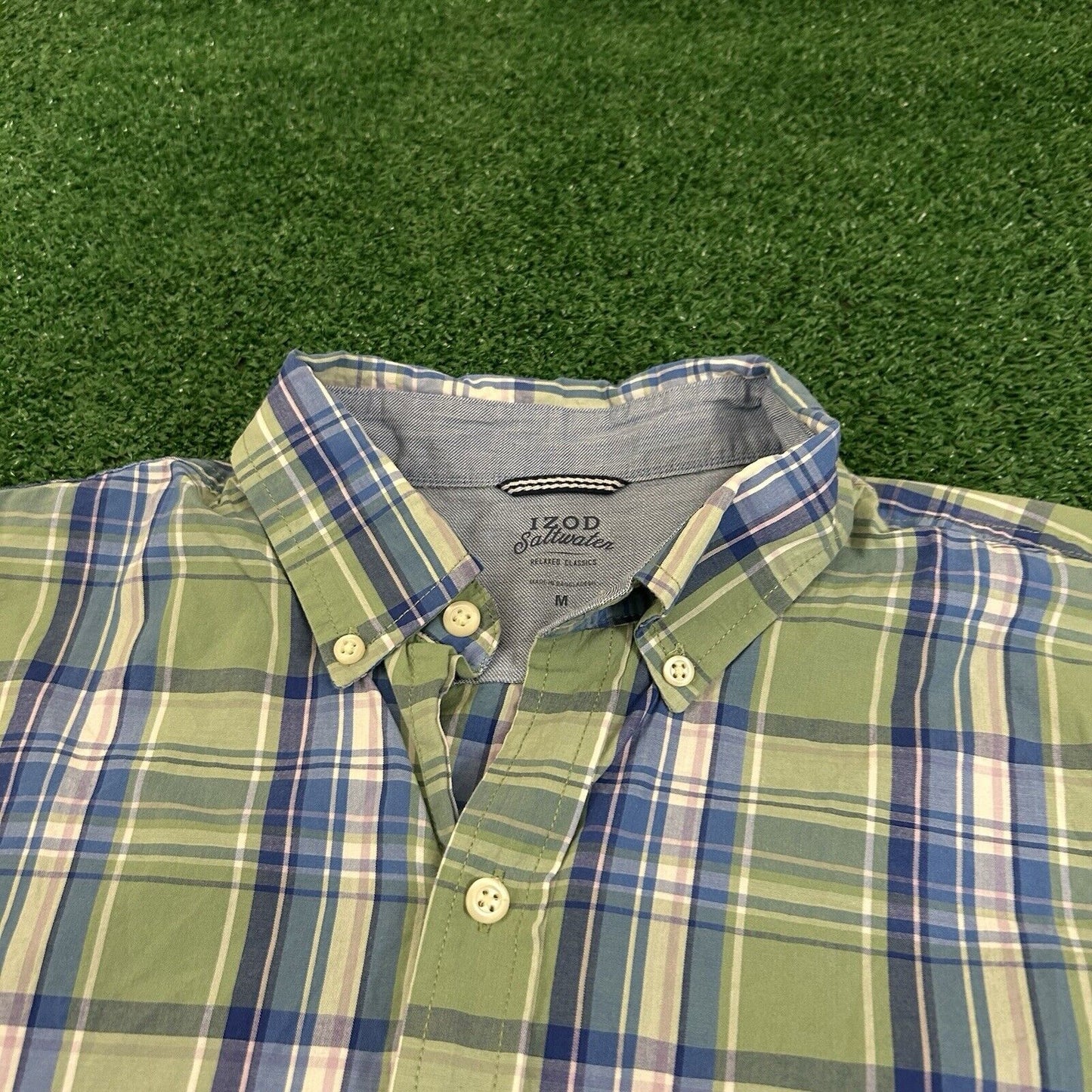 Izod Saltwater Shirt Mens Medium Green Blue Plaid Relaxed Button Up Short Sleeve