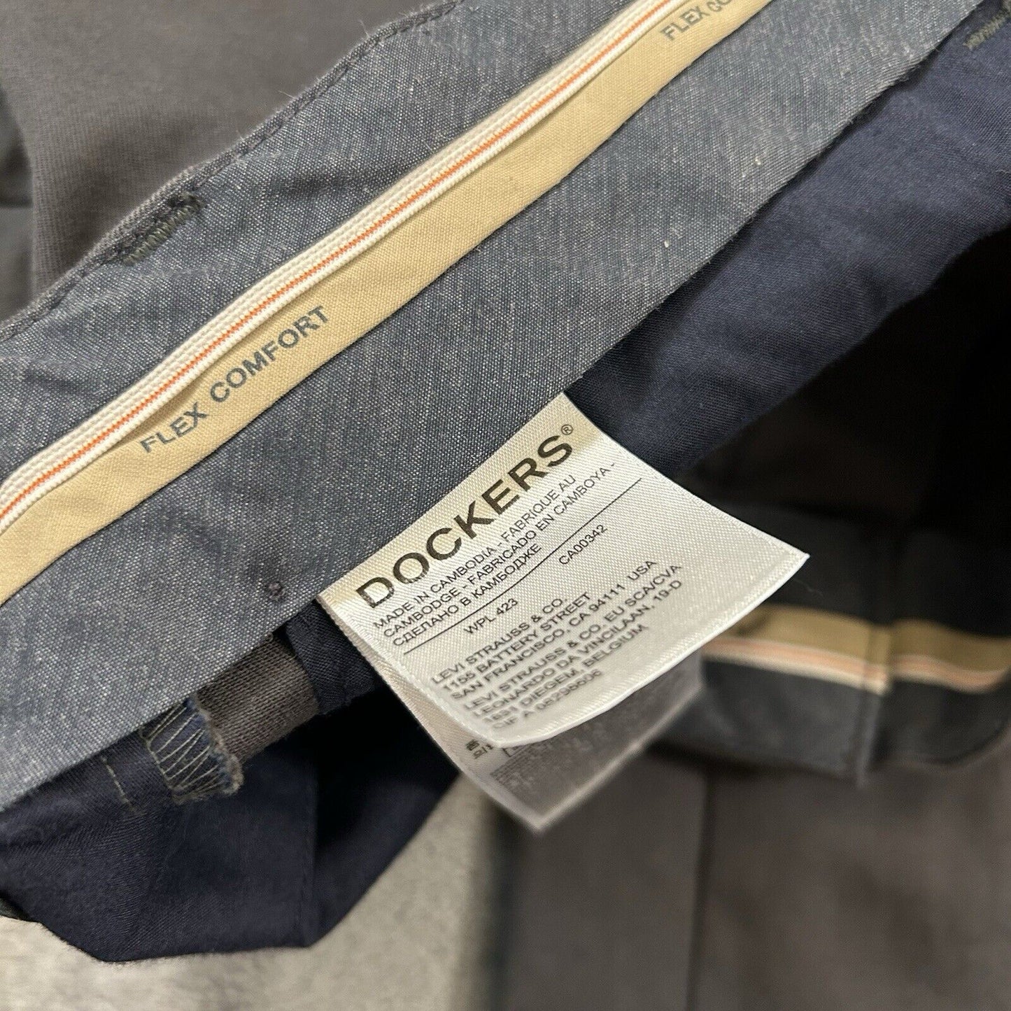 Dockers Chino Pants Mens 32x32" Gray Straight Fit Canvas Casual Work Comfort